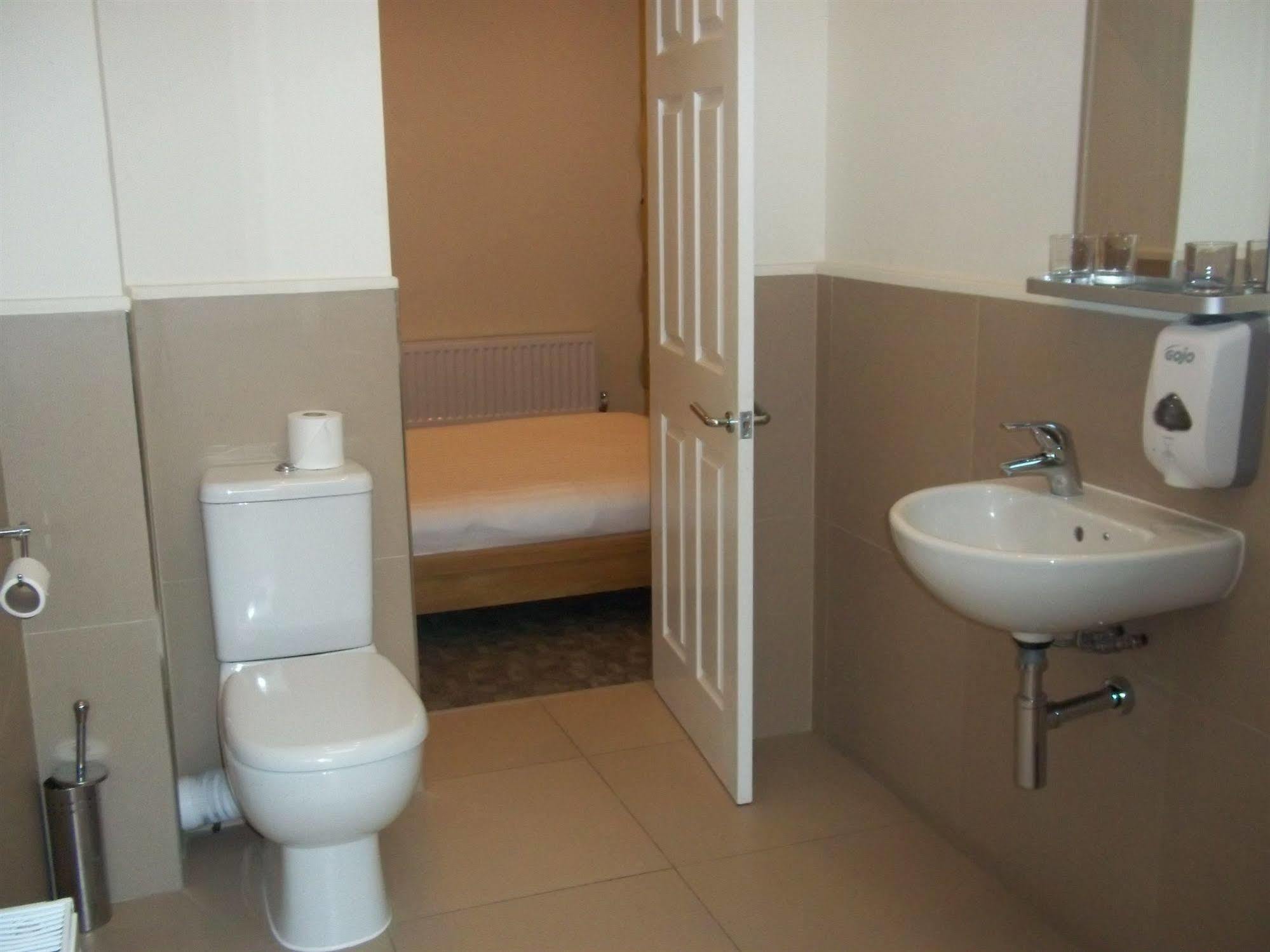 Clapham Guest House Лондон Екстериор снимка